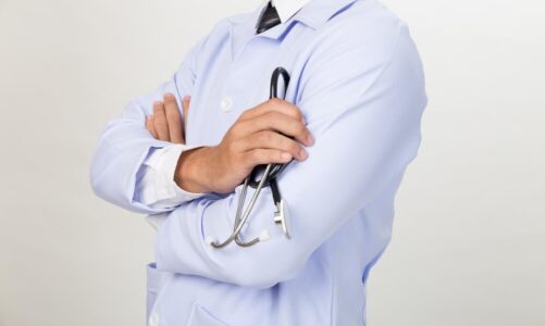 Kartuzy świętują bohaterów krwi – policjant wyróżniony za ratowanie życia