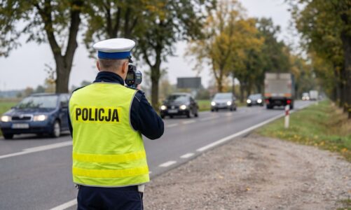 Dwóch mieszkańców Chojnic zatrzymanych z narkotykami, jeden stracił prawo jazdy za jazdę pod wpływem