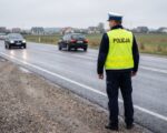 Uciekał motocyklem przed policją. Nie miał uprawnień, a przy sobie ponad 75 gramów narkotyków