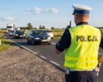 Nietrzeźwy kierowca z agresją wobec policji – dramatyczna interwencja w Jeldzinie